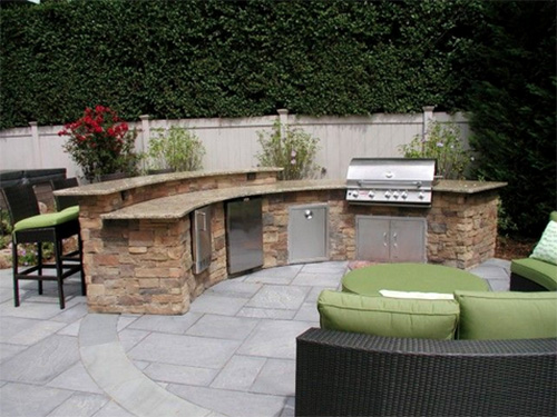 3 Reasons to Add an Outdoor Kitchen to your Backyard!