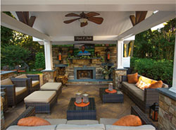 Transitioning your Outdoor Space from Summer to Fall
